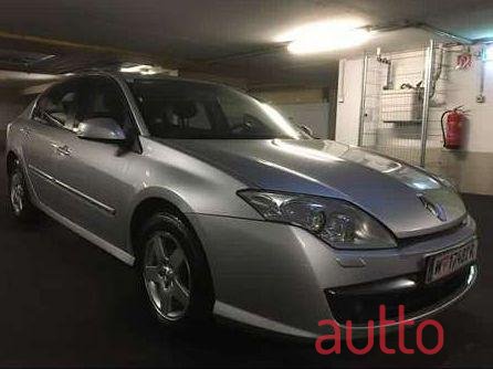 2008' Renault Laguna photo #1