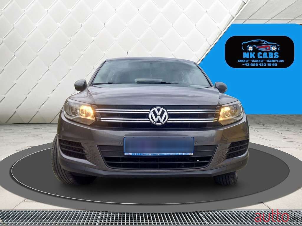 2012' Volkswagen Tiguan photo #1