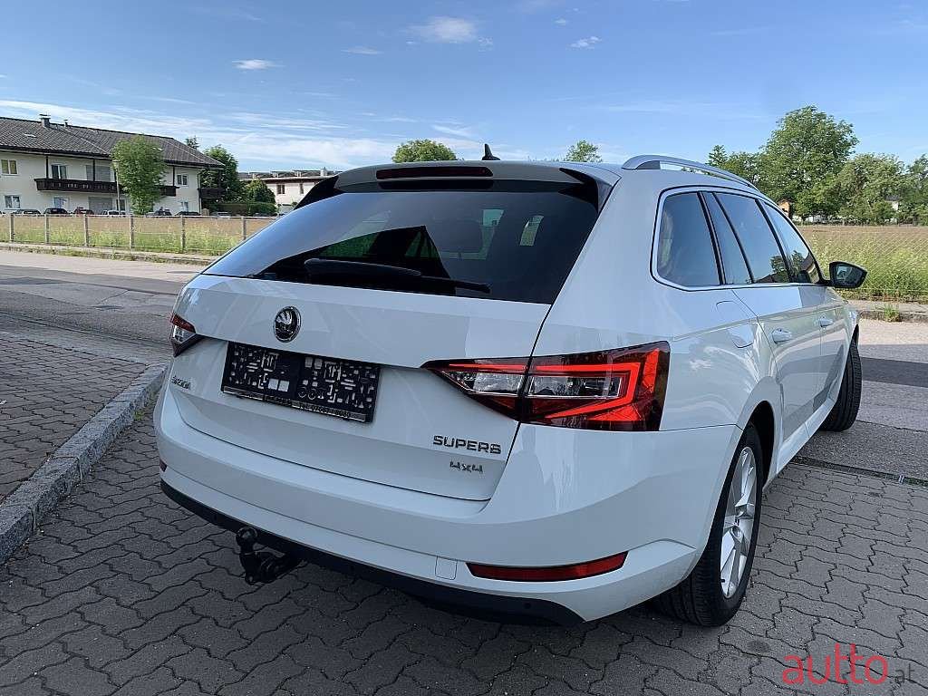 2018' Skoda Superb photo #5