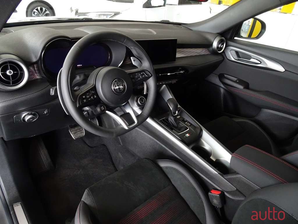 2022' Alfa Romeo Tonale photo #5