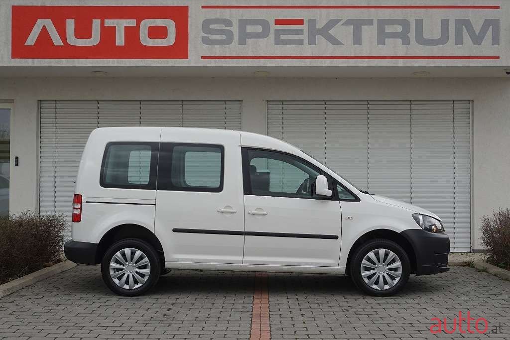 2015' Volkswagen Caddy photo #6