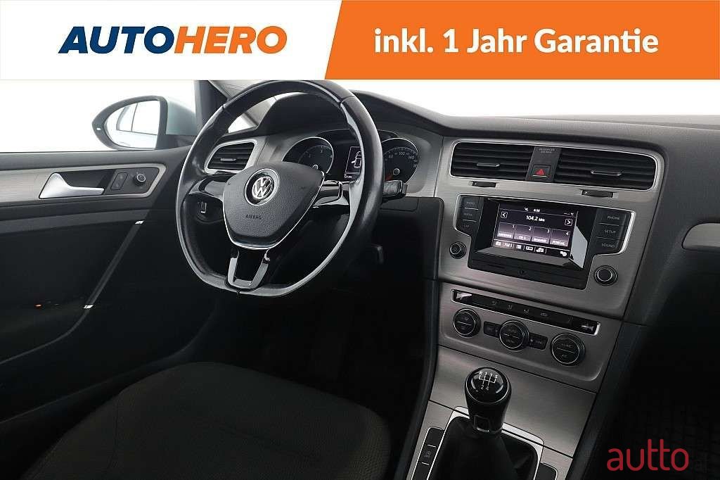 2015' Volkswagen Golf photo #5