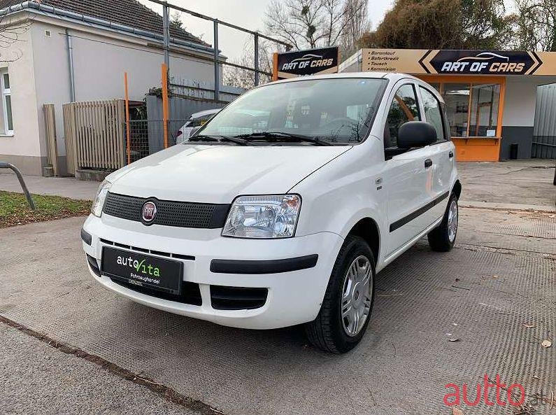 2012' Fiat Panda photo #2