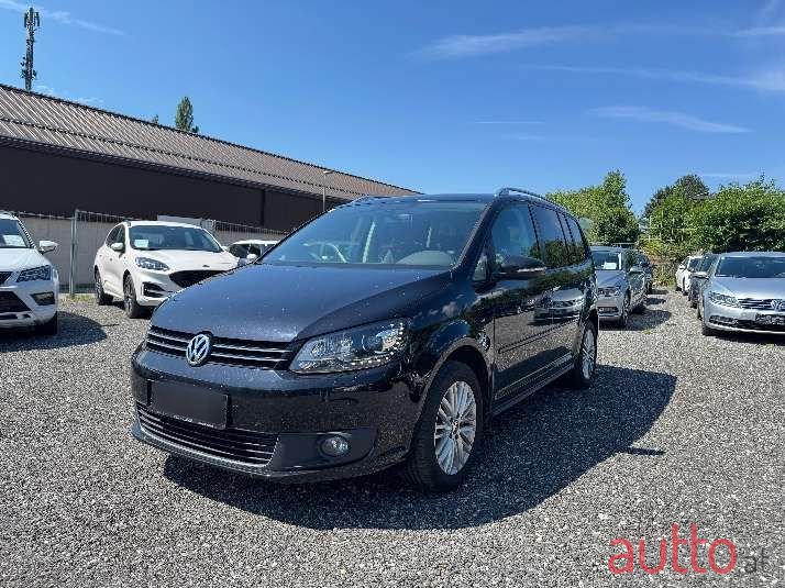 2014' Volkswagen Touran photo #2