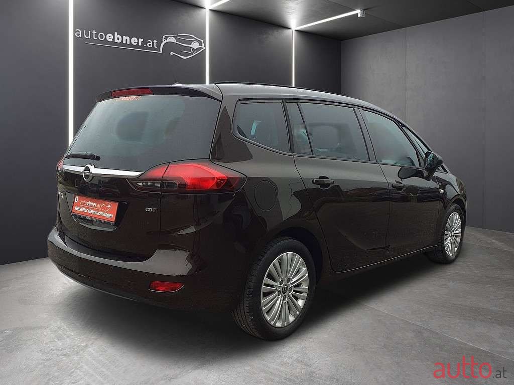 2015' Opel Zafira photo #5