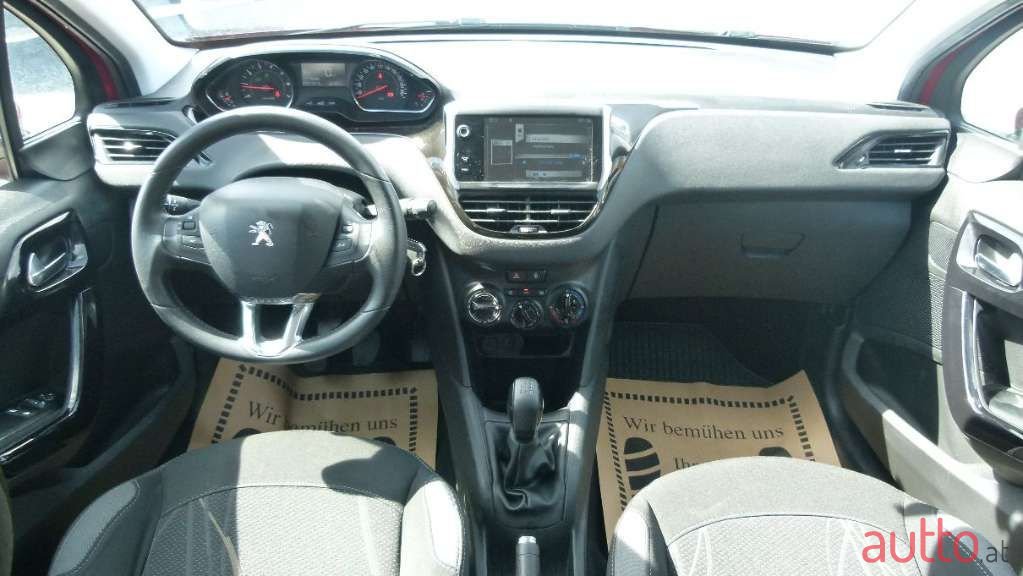 2014' Peugeot 208 photo #2
