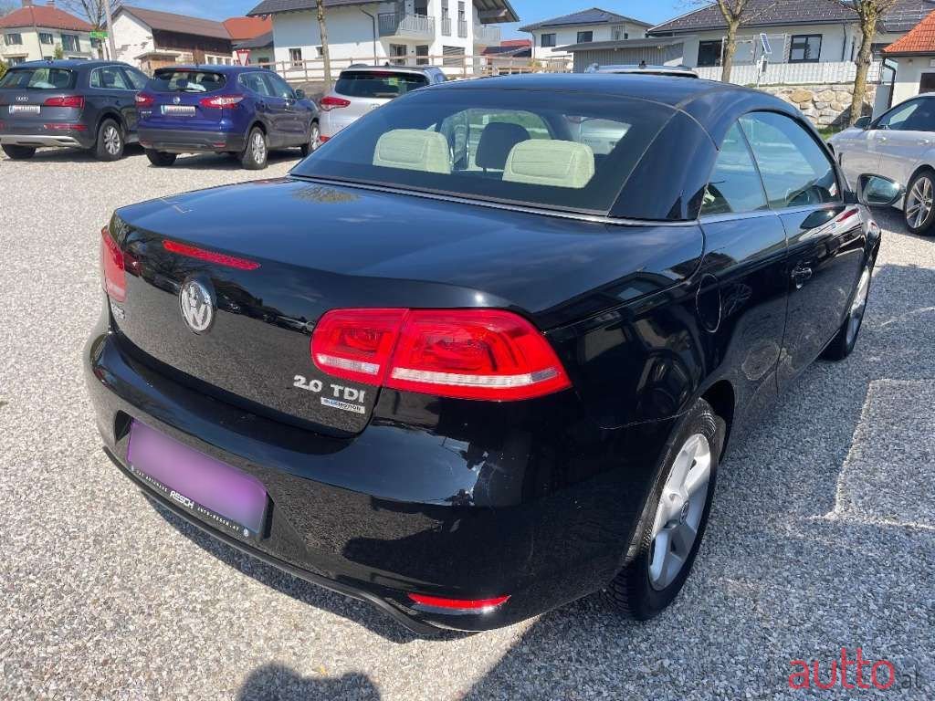 2011' Volkswagen Eos photo #4