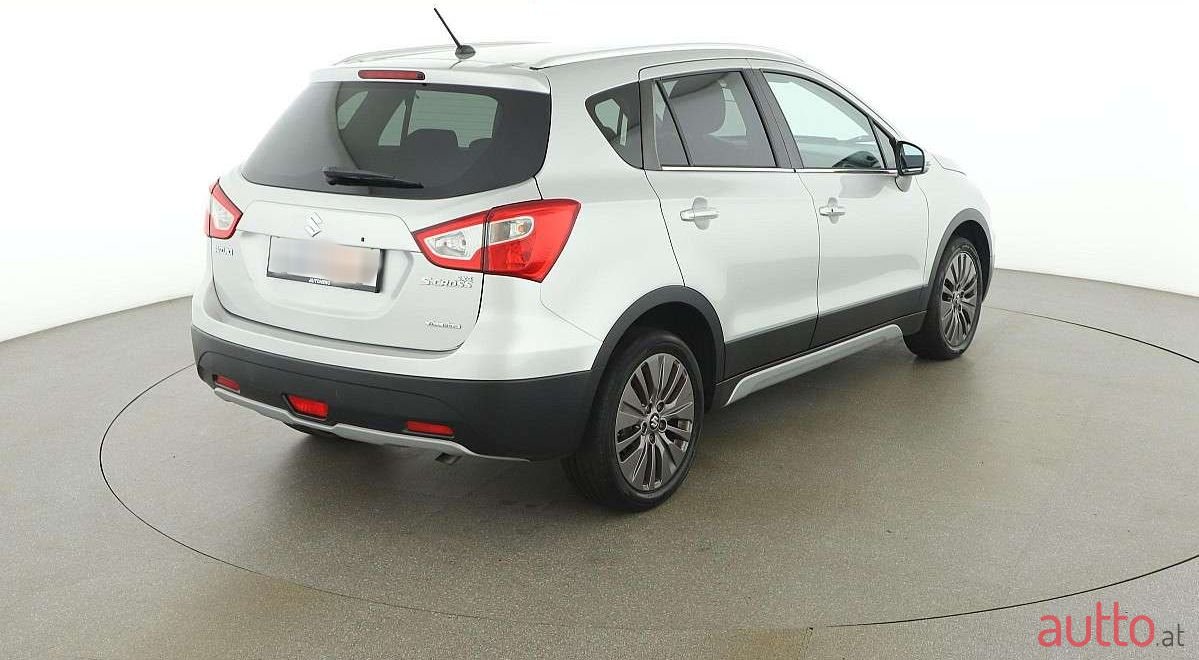 2016' Suzuki SX4 photo #5