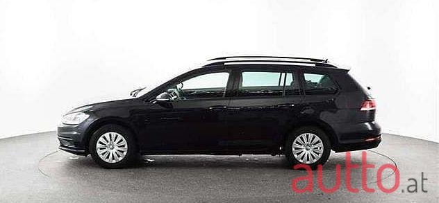 2017' Volkswagen Golf photo #1