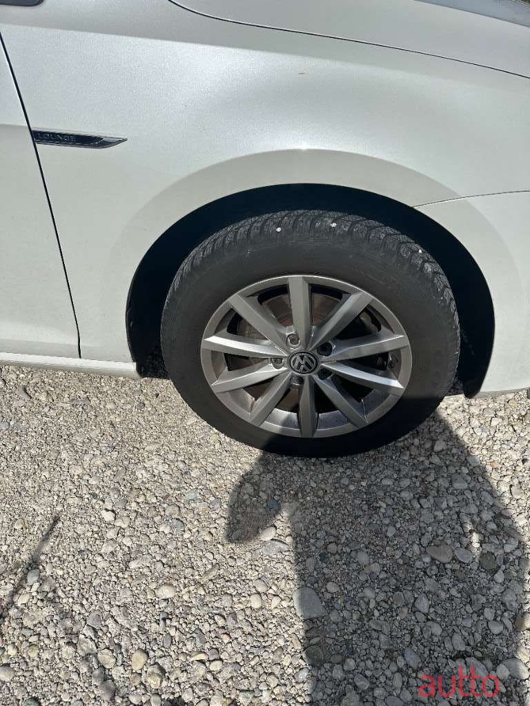 2015' Volkswagen Golf photo #6