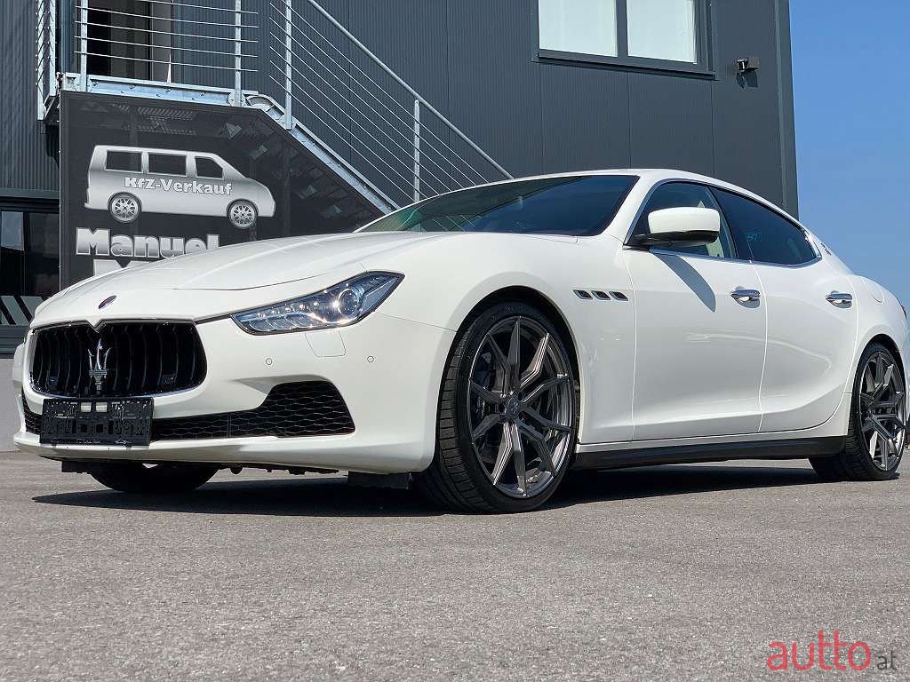 2016' Maserati Ghibli photo #5