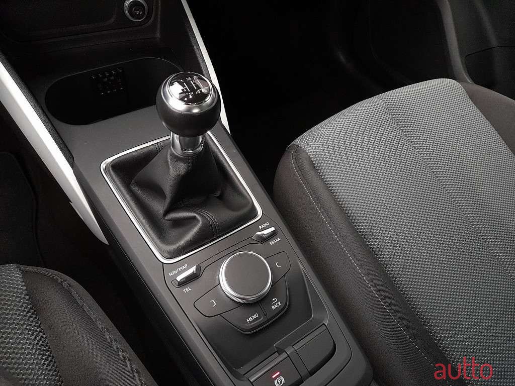 2019' Audi Q2 photo #6