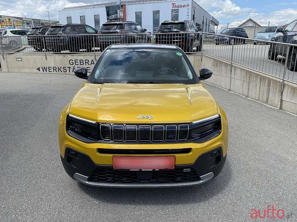 2023' Jeep Avenger photo #3