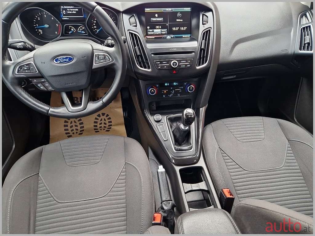 2016' Ford Focus photo #5