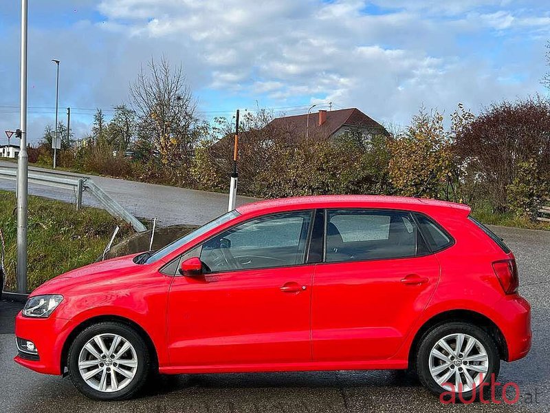 2015' Volkswagen Polo photo #4