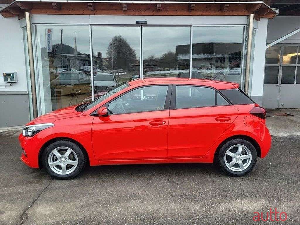 2020' Hyundai i20 photo #3