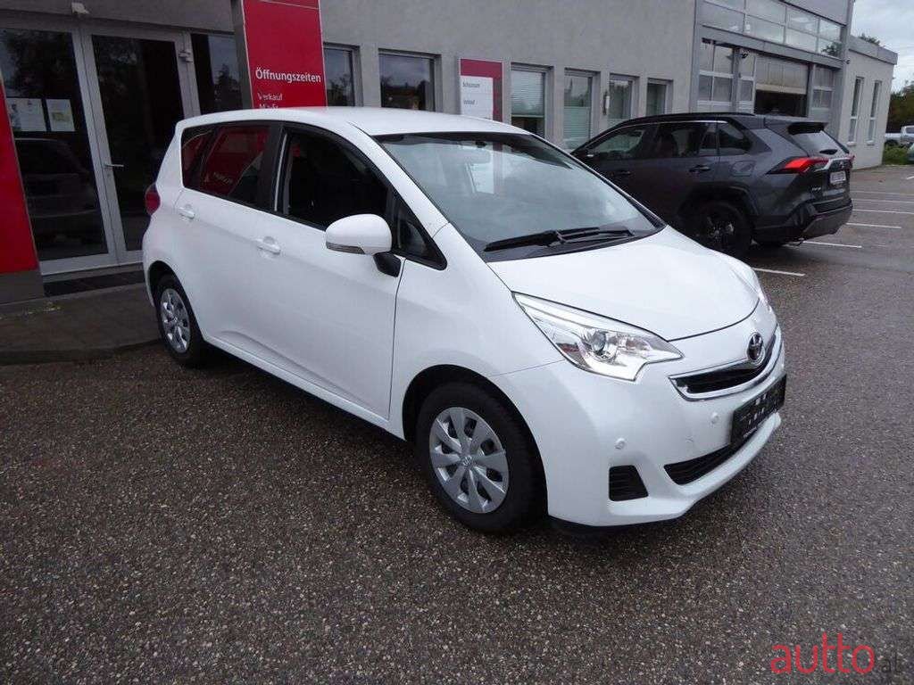 2016' Toyota Verso photo #5