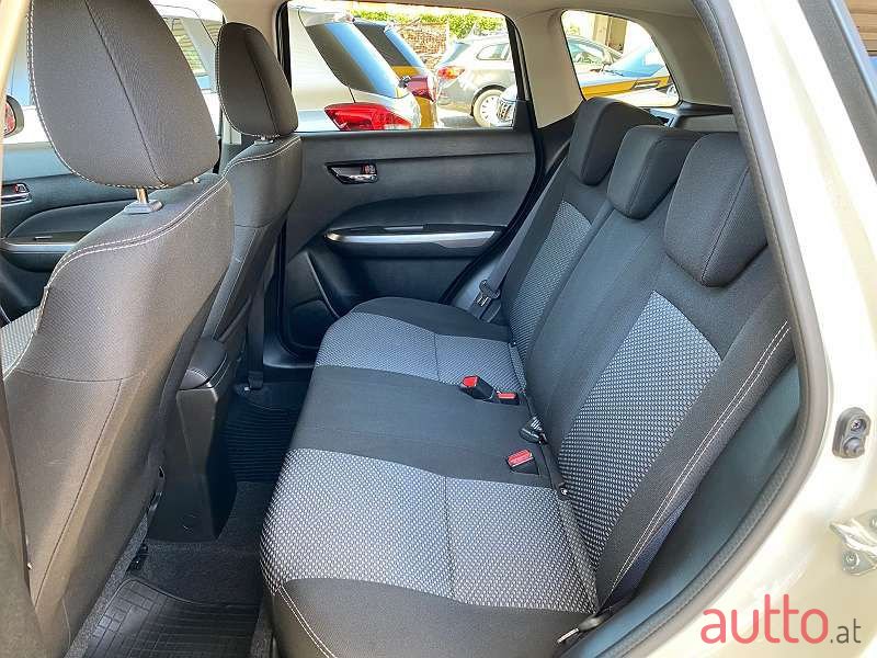 2021' Suzuki Vitara photo #3