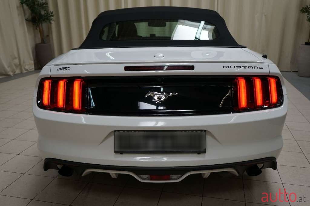 2017' Ford Mustang photo #4