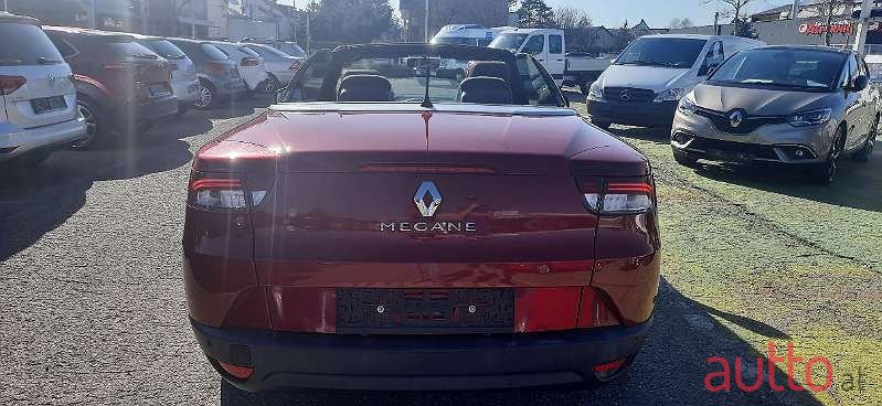 2011' Renault Megane photo #3