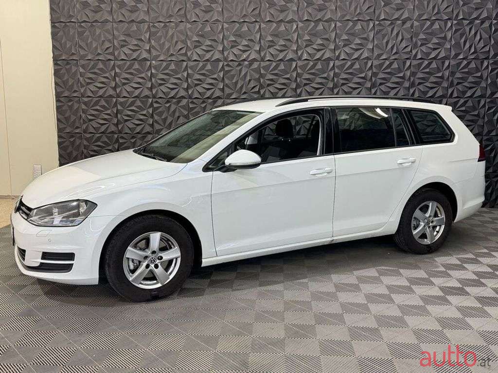 2013' Volkswagen Golf photo #5