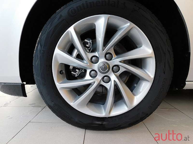 2020' Opel Astra photo #4