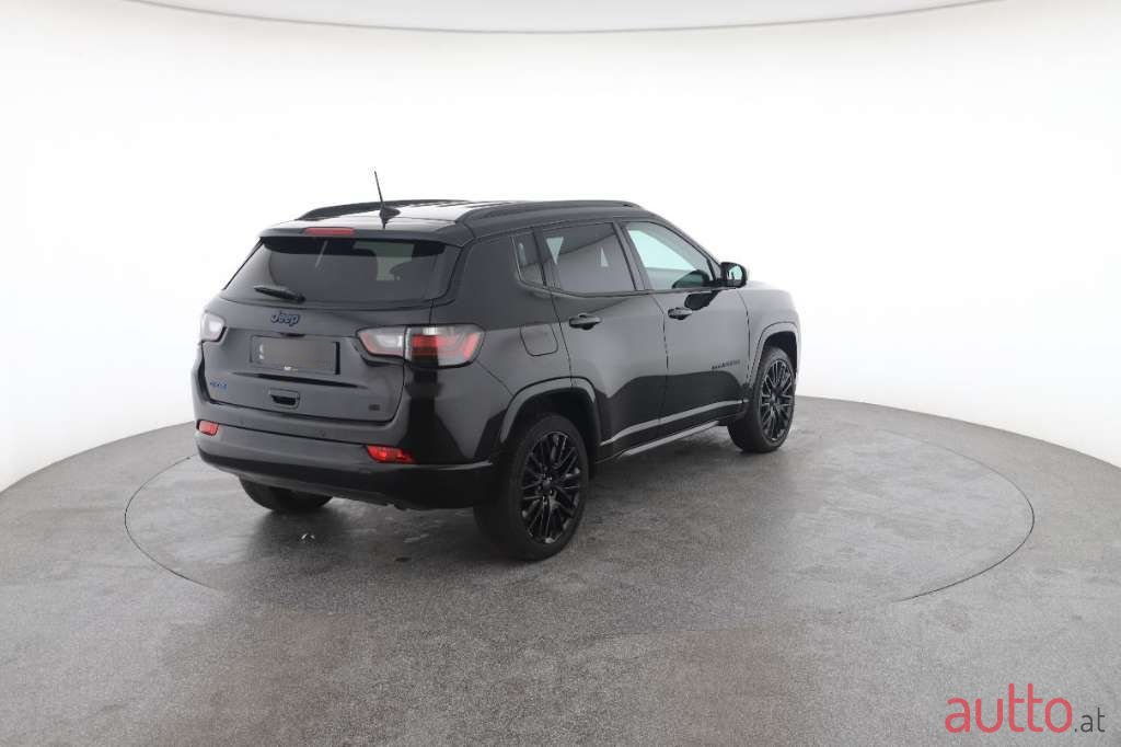 2022' Jeep Compass photo #5
