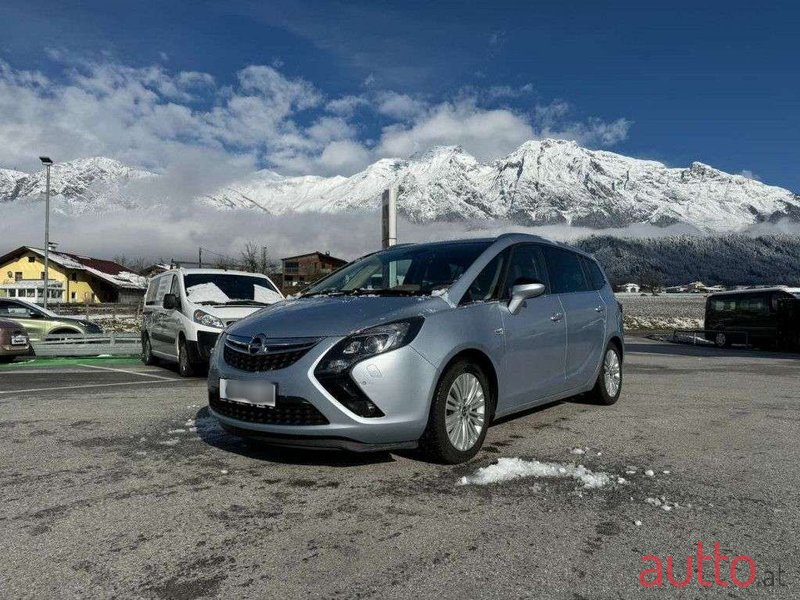 2015' Opel Zafira photo #2