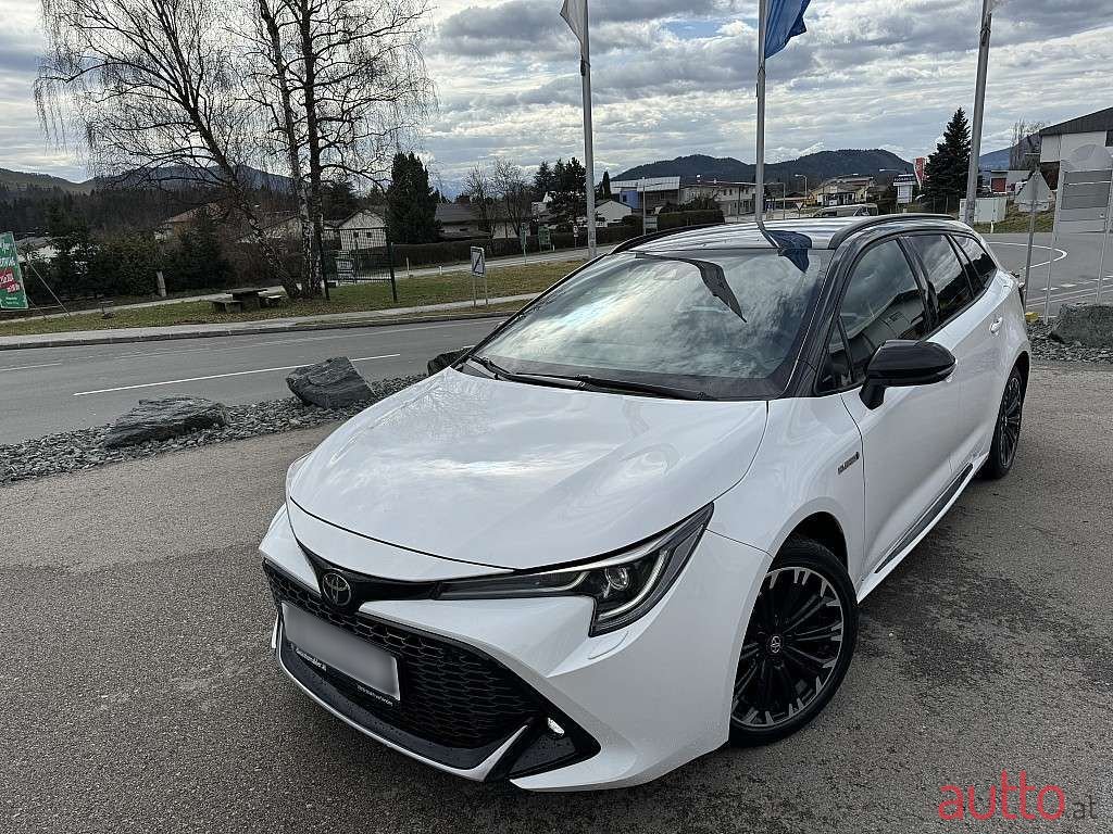 2021' Toyota Corolla photo #2