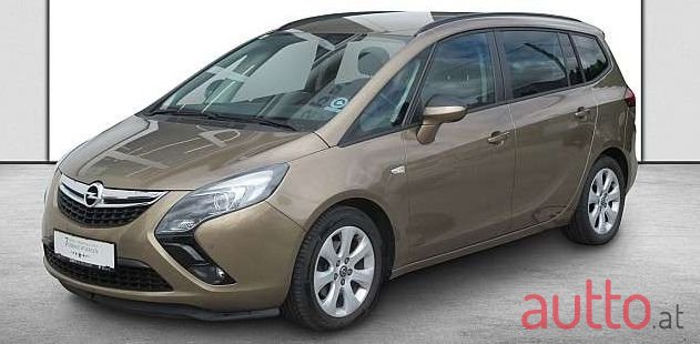 2014' Opel Zafira photo #1