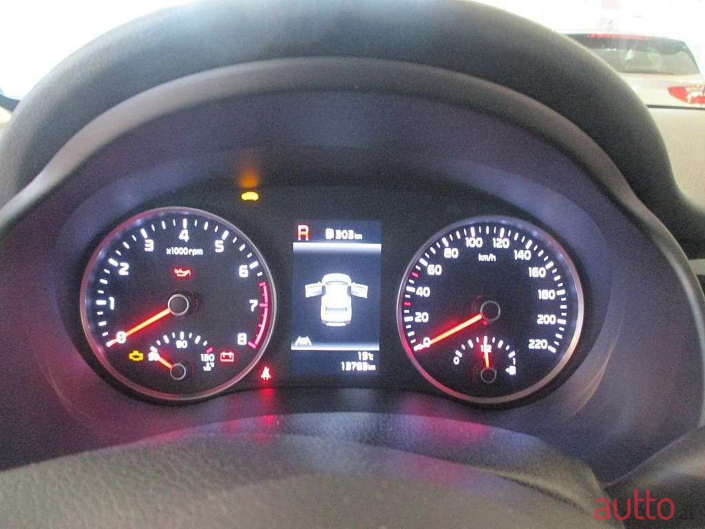 2021' Kia Stonic photo #6