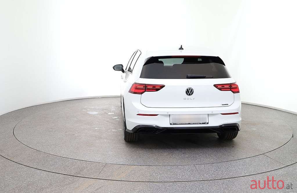 2023' Volkswagen Golf photo #4