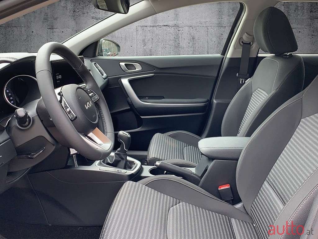 2023' Kia Ceed photo #6