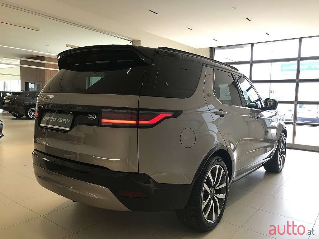 2022' Land Rover Discovery photo #1
