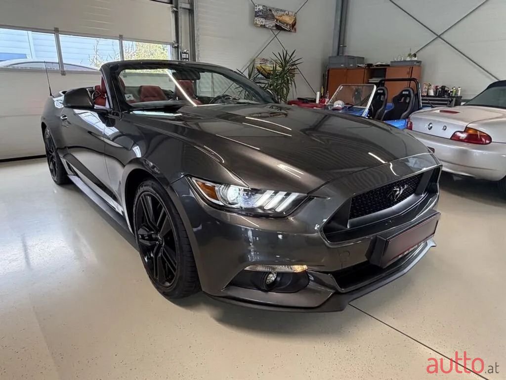 2017' Ford Mustang photo #6
