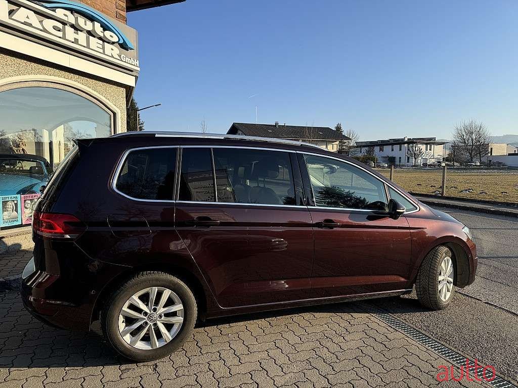 2019' Volkswagen Touran photo #5