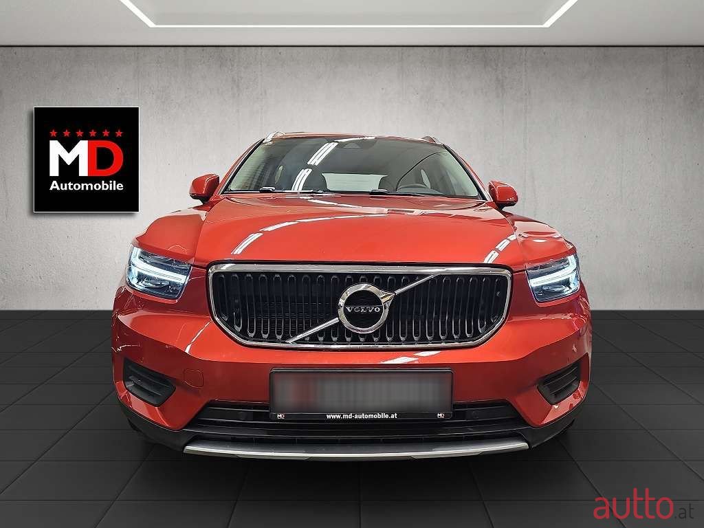 2022' Volvo XC40 photo #2