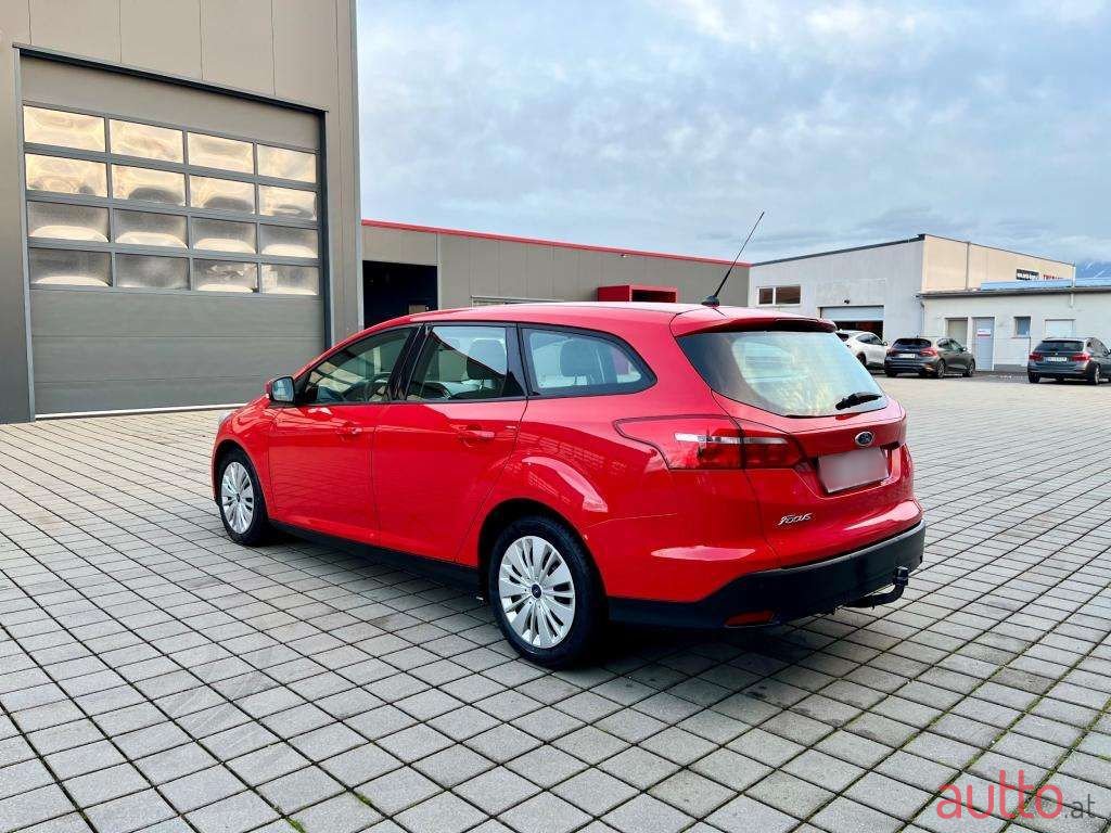 2017' Ford Focus photo #6