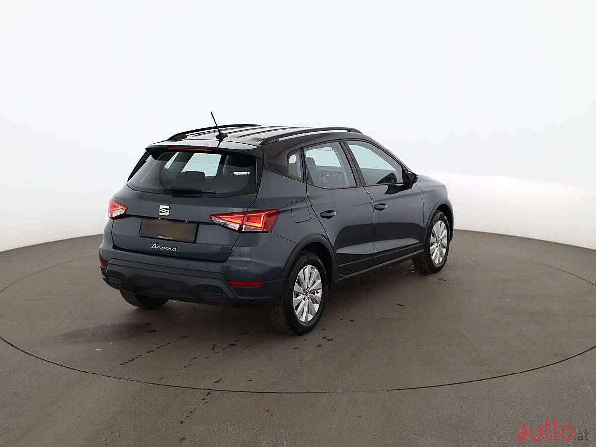 2022' SEAT Arona photo #2