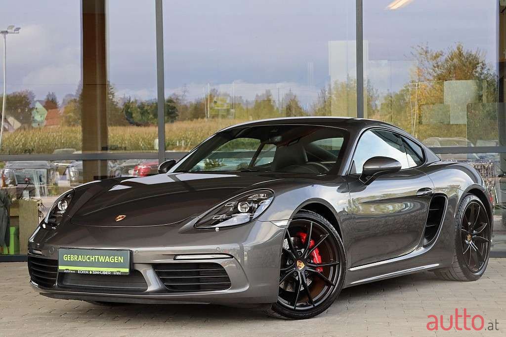 2018' Porsche Cayman photo #1
