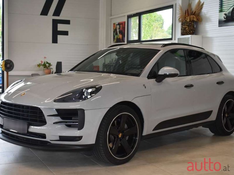 2020' Porsche Macan photo #4