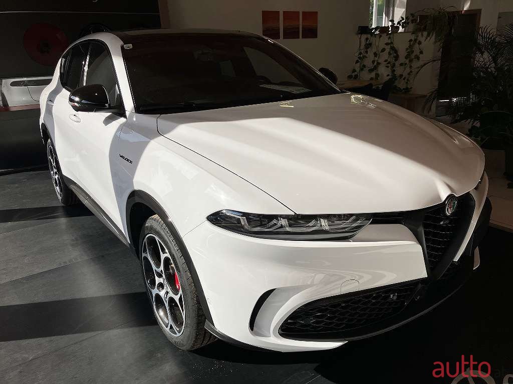 2023' Alfa Romeo Tonale photo #3