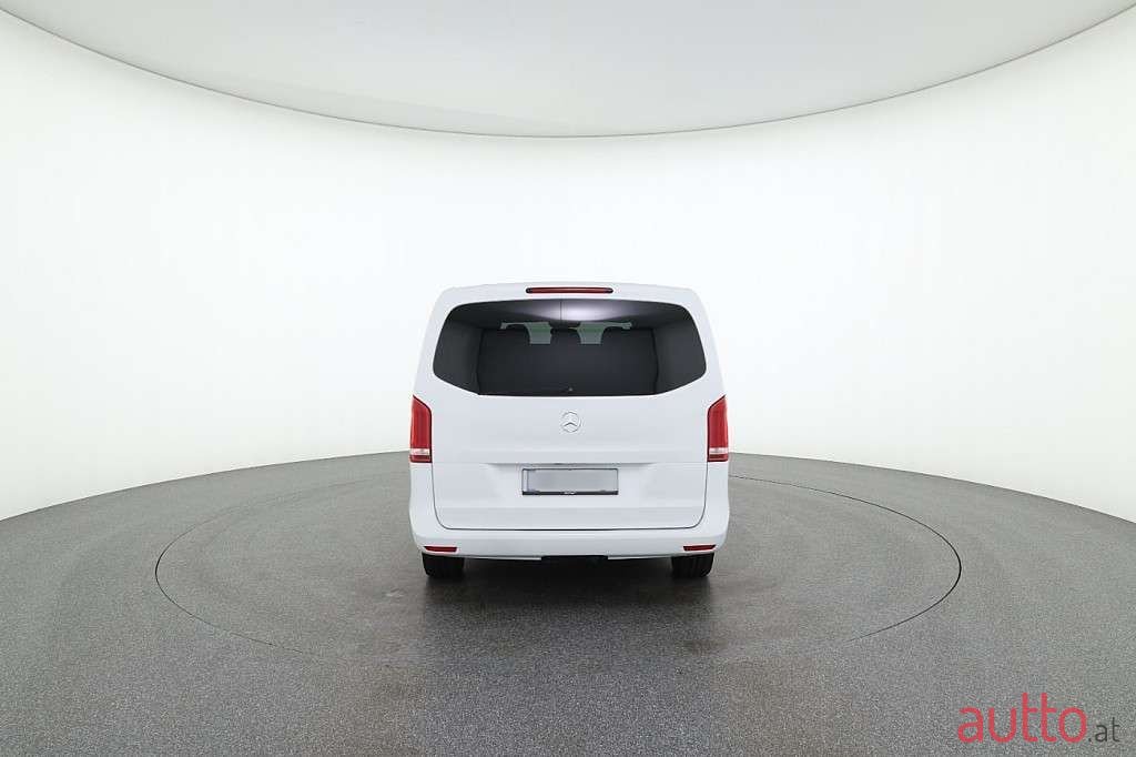 2020' Mercedes-Benz V-Klasse photo #3