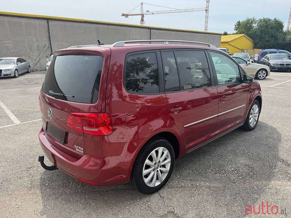 2012' Volkswagen Touran photo #5