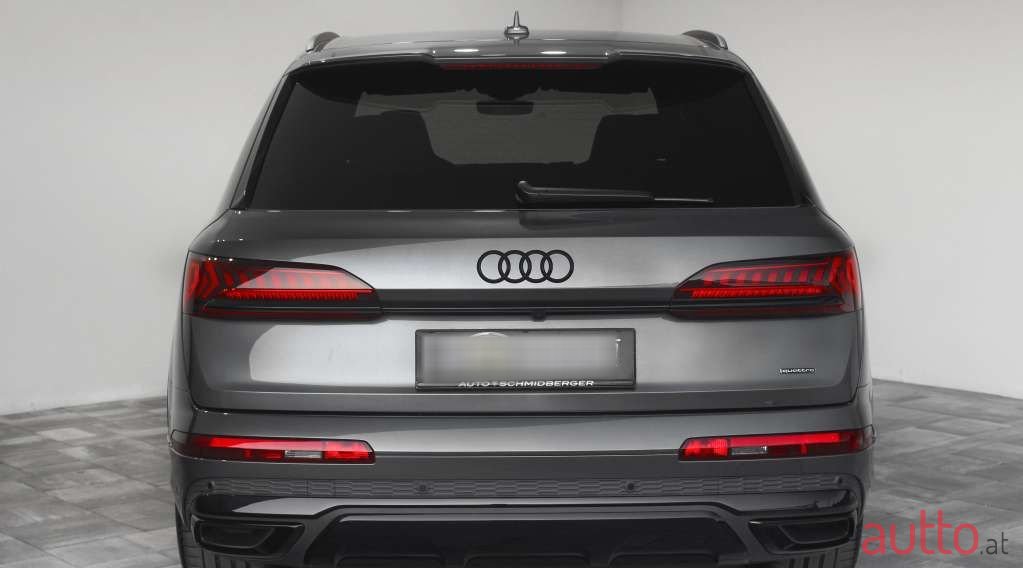 2021' Audi Q7 photo #4