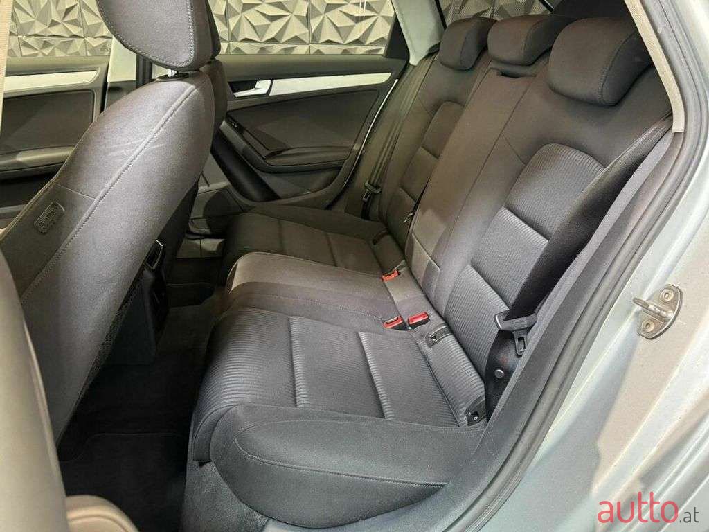 2012' Audi A4 photo #3