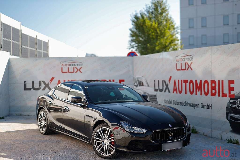 2016' Maserati Ghibli photo #2