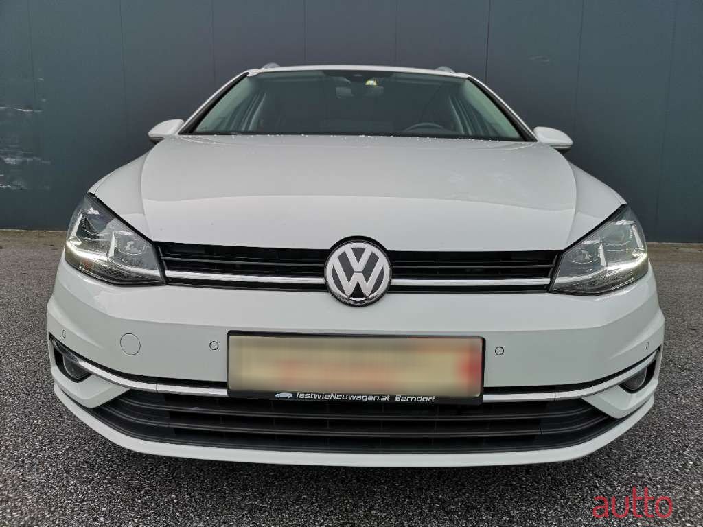 2017' Volkswagen Golf photo #4