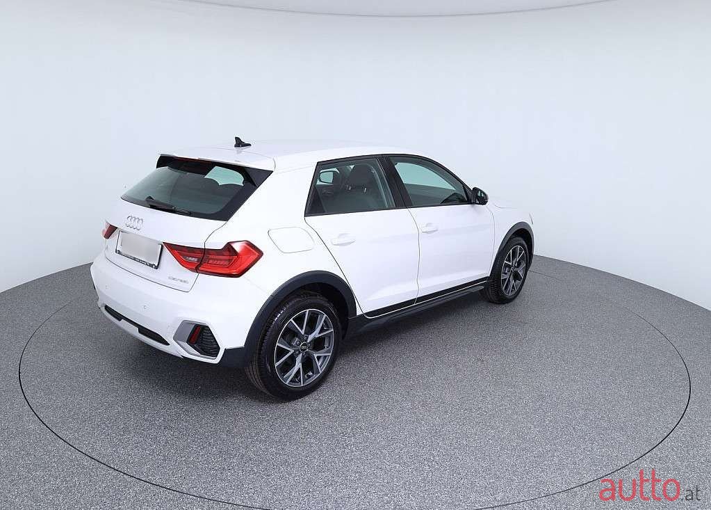 2023' Audi A1 photo #5