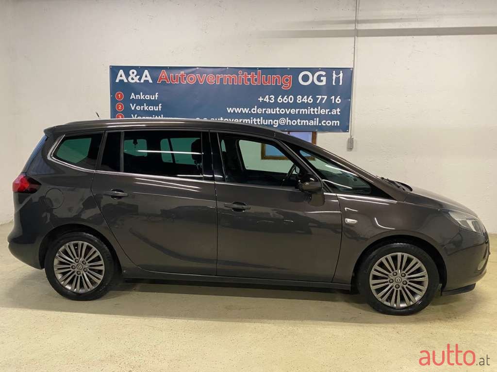 2014' Opel Zafira photo #3